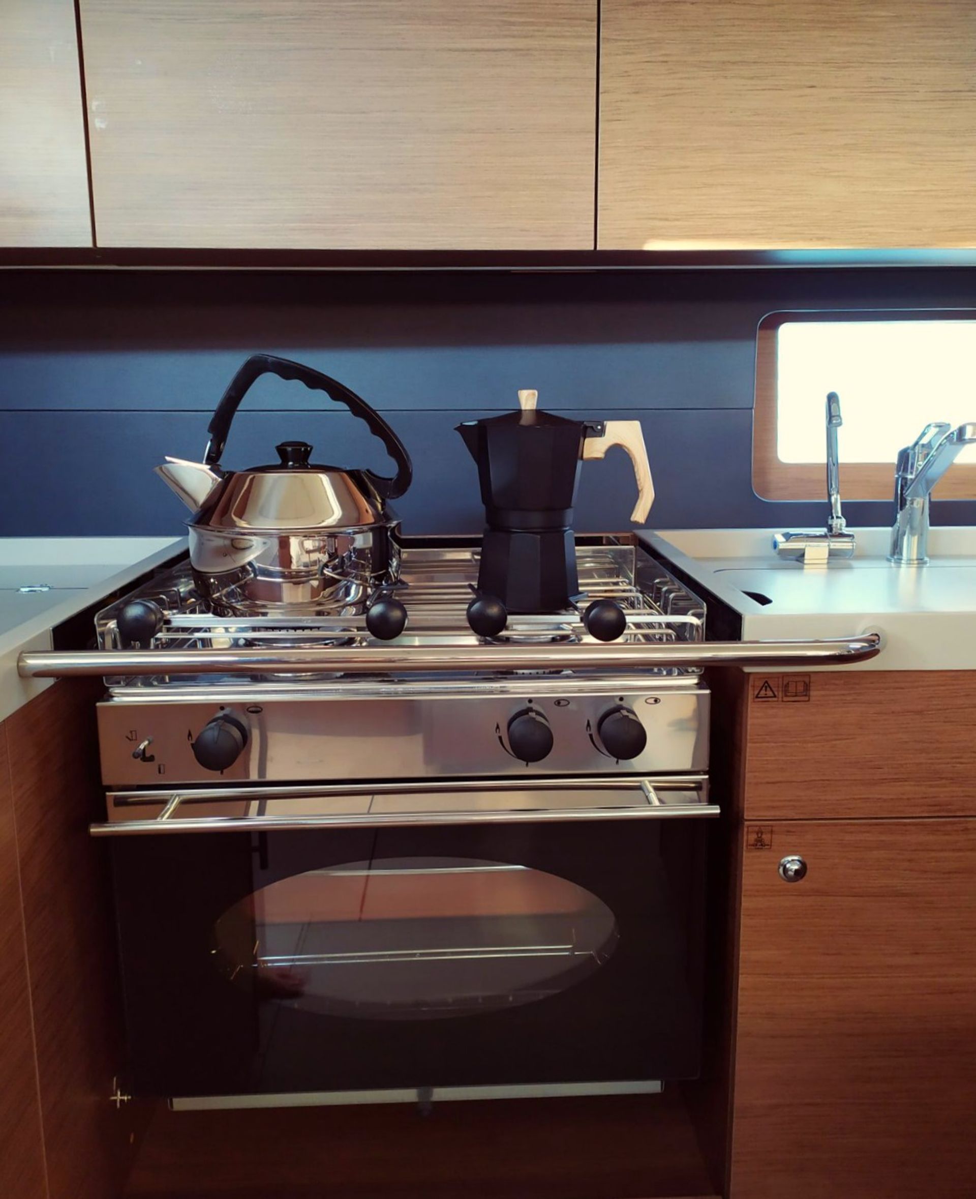 1980401007904366_Apeiron_Infinity_Kitchen_cutlery.jpg
