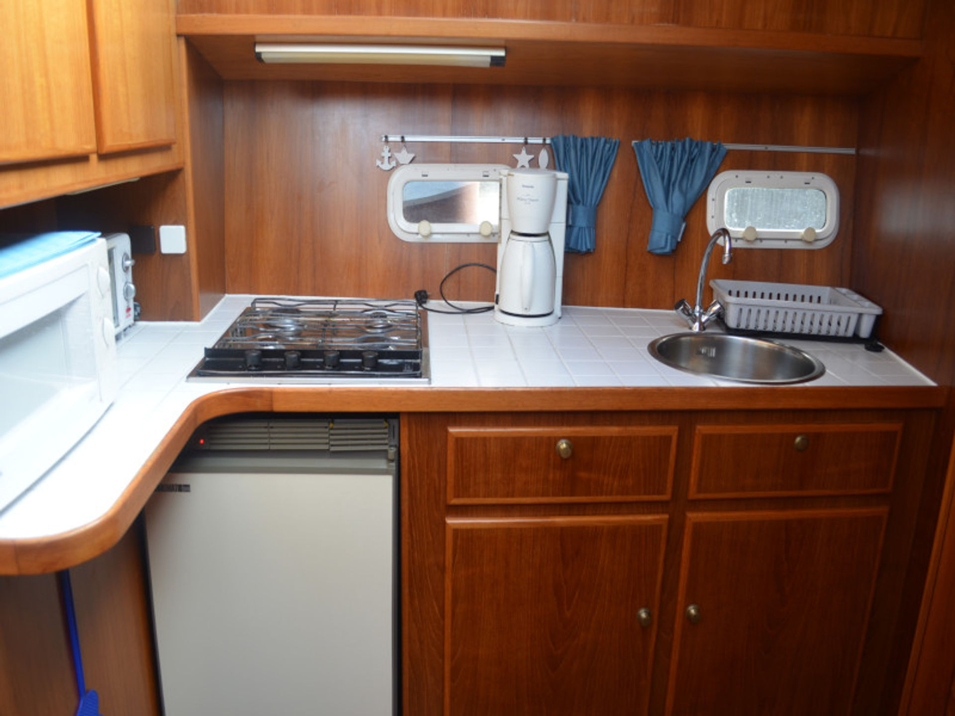 1995962160000103511_2._Interior_5.JPG
