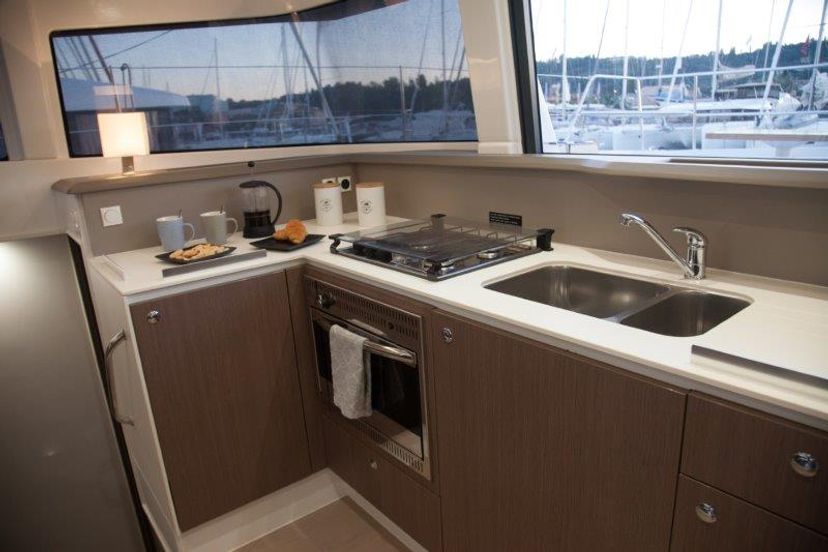 Bali Catamarans 4.1 HEPHAESTUS