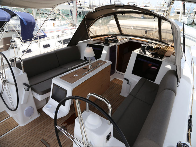 Dufour Yachts GRAND Sea  Hawk 