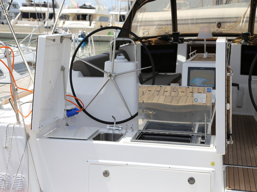 Dufour Yachts GRAND Sea  Hawk 