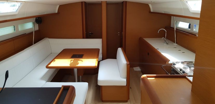 Jeanneau 51 Pata