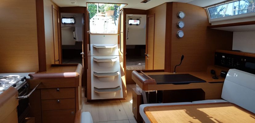 Jeanneau 51 Pata