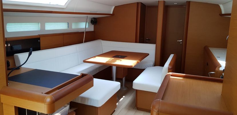 Jeanneau 51 Pata
