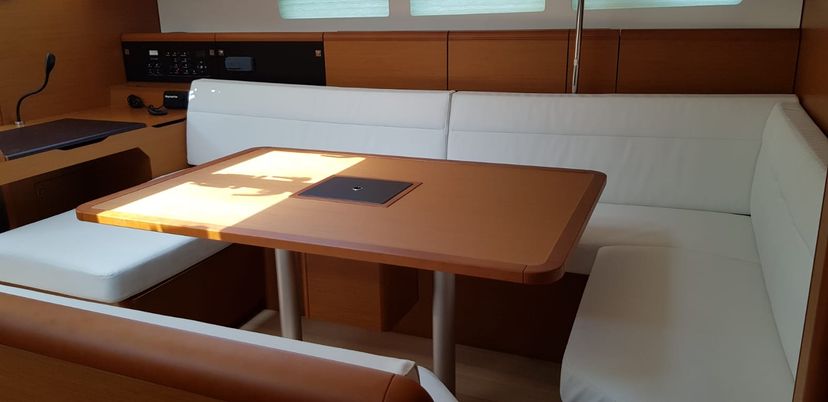 Jeanneau 51 Pata