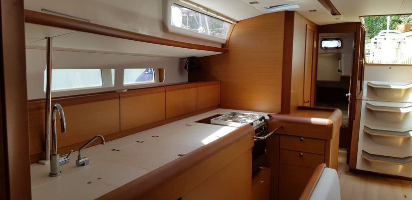 Jeanneau 51 Pata