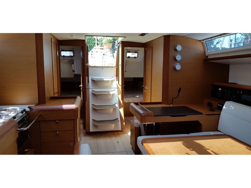 Jeanneau 51 Pata