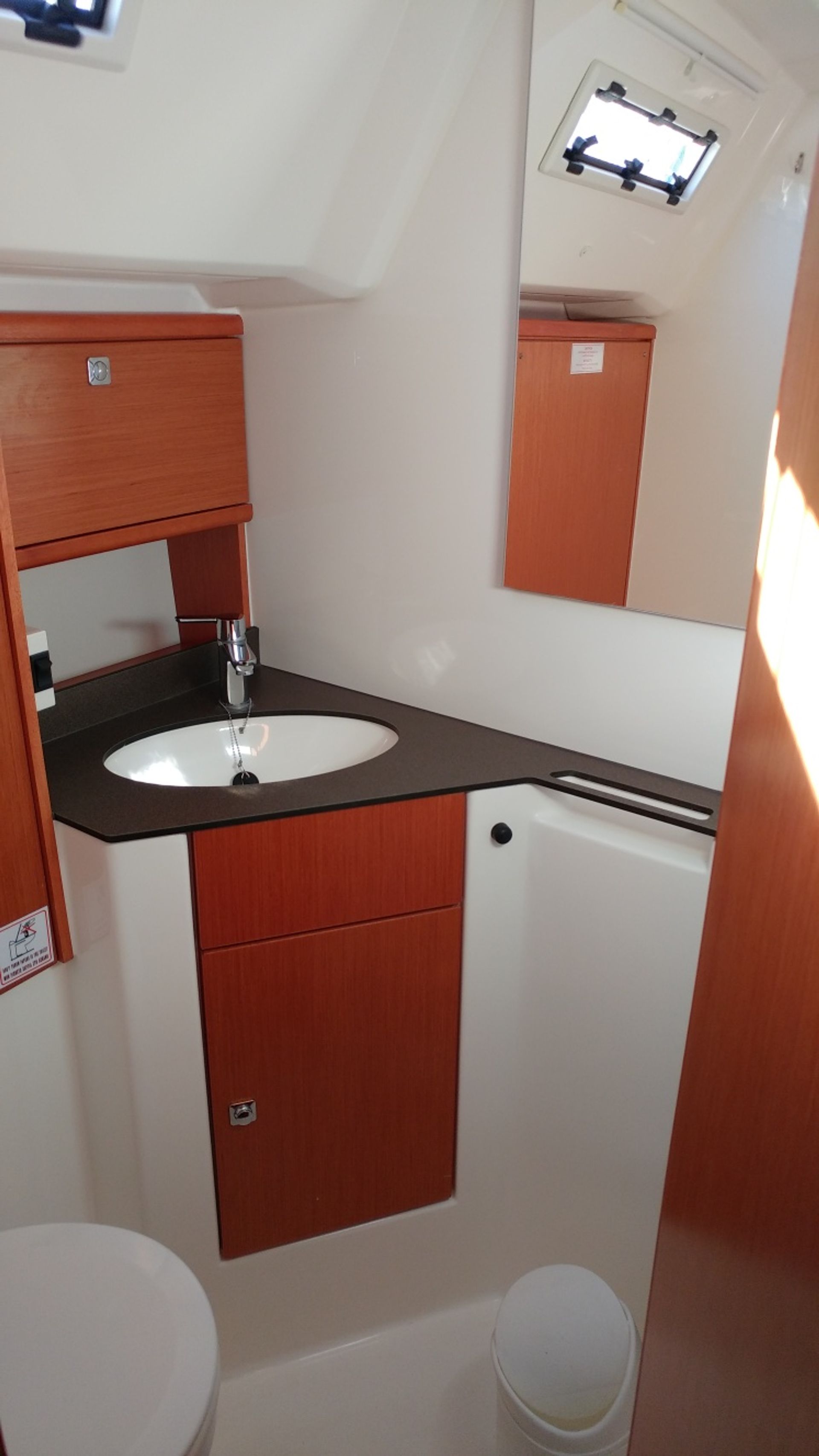 2018020427800895_Bavaria_46_Cruiser_EFI_wc%2Bshower.jpg