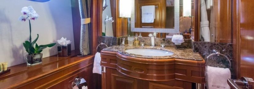 Benetti 110