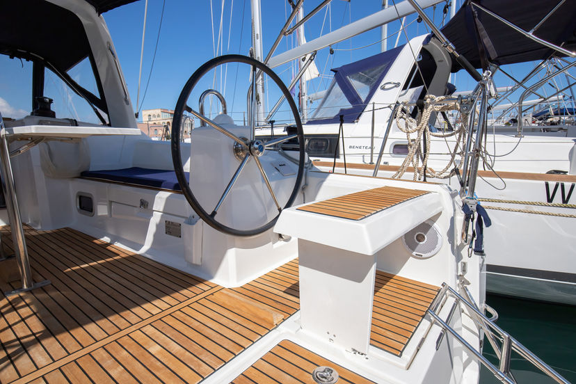 Beneteau OCEANIS 35.1 Levante - Standard line