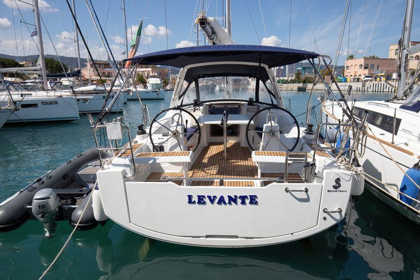Beneteau OCEANIS 35.1 Levante - Standard line