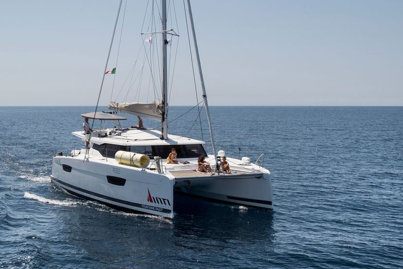 Fountaine Pajot 42 Astrea 