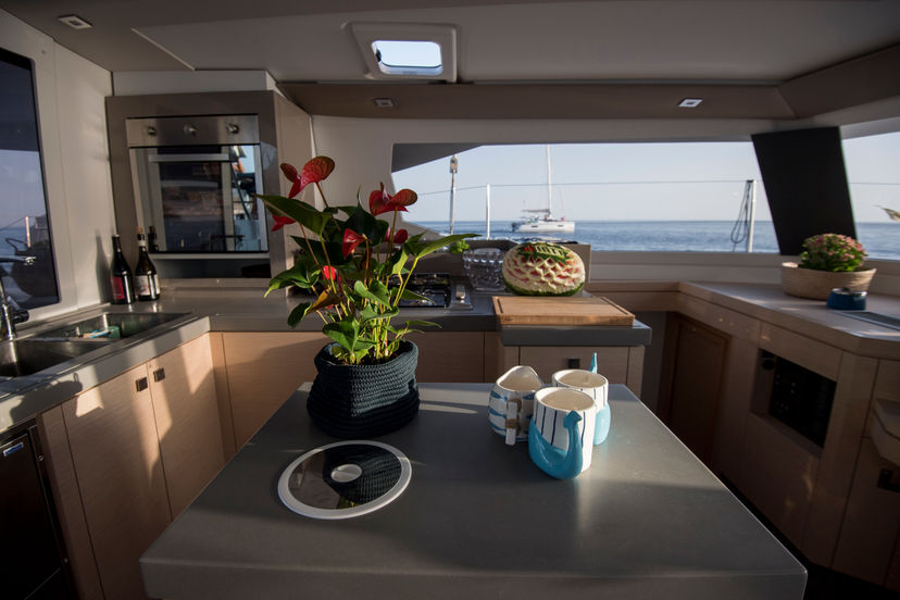 Fountaine Pajot 42 Astrea 