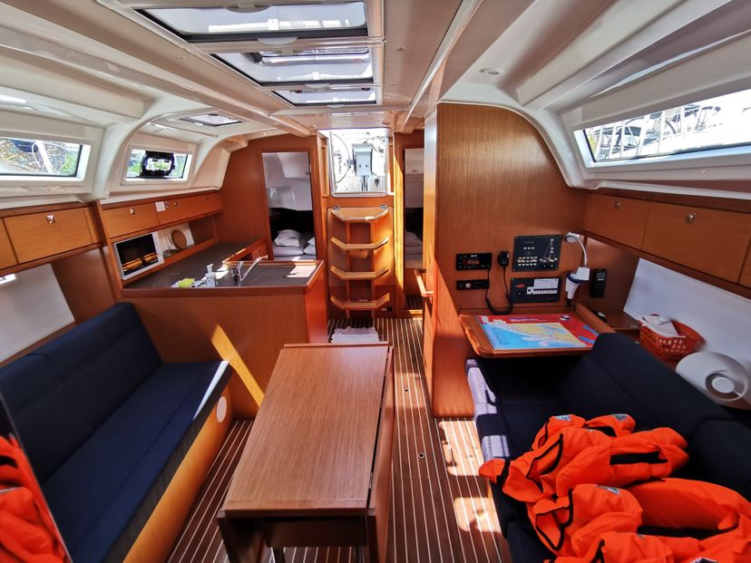 Bavaria Yachtbau 37 Maestral