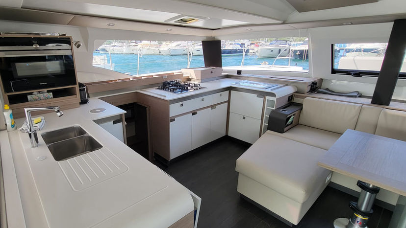 Fountaine Pajot 45 Balu