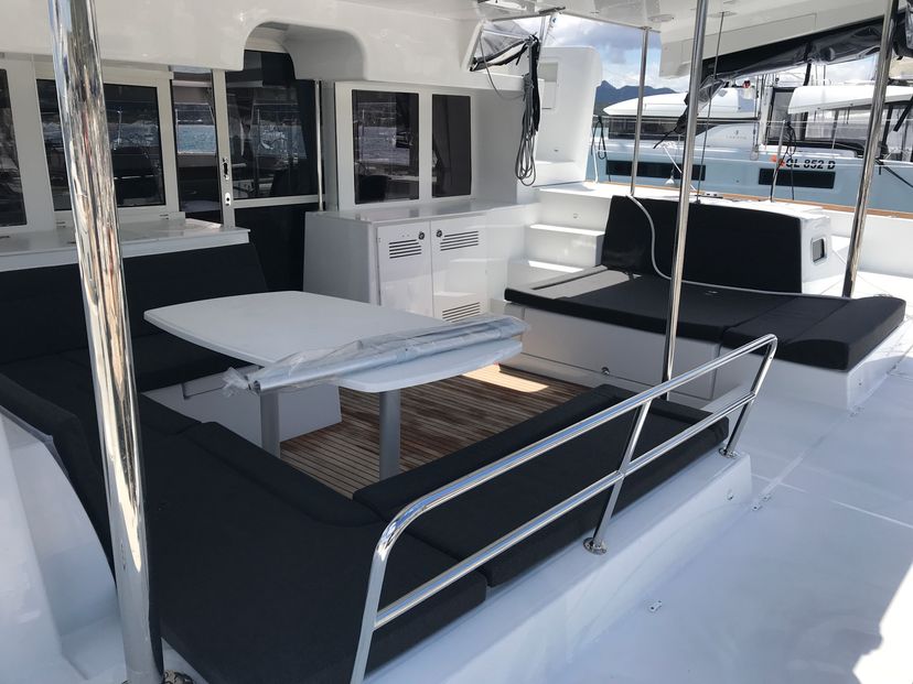 Lagoon 45 Rigel Kentaurus (A/C, WM, Generator, Inverter)