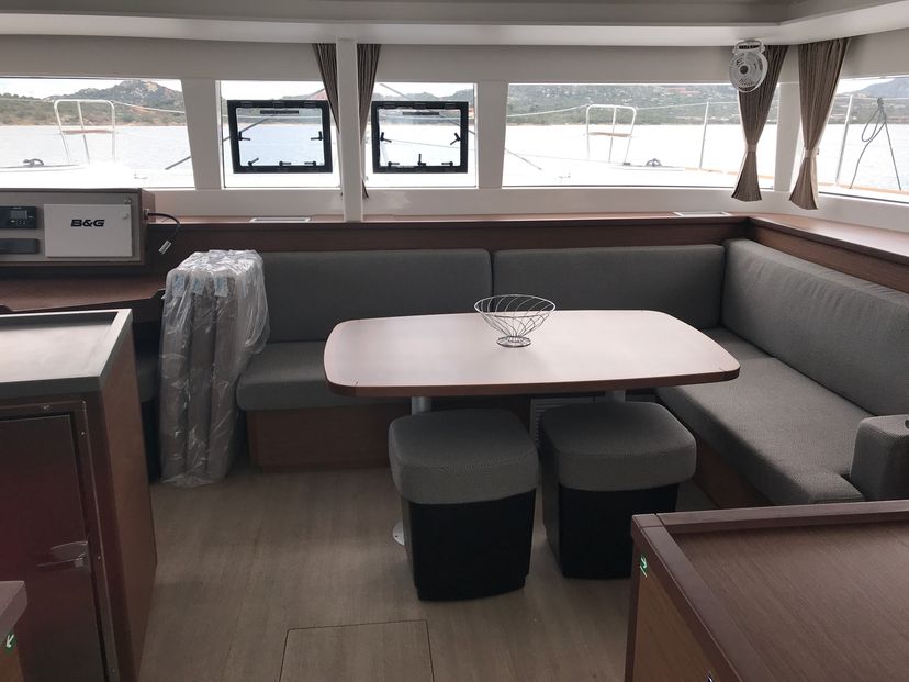 Lagoon 45 Rigel Kentaurus (A/C, WM, Generator, Inverter)