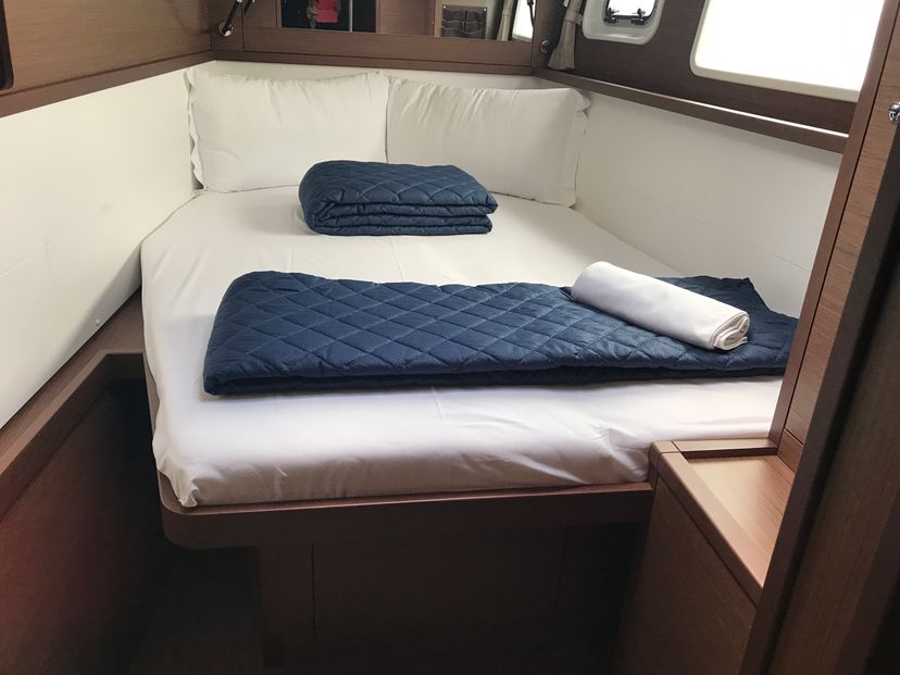 Lagoon 45 Rigel Kentaurus (A/C, WM, Generator, Inverter)
