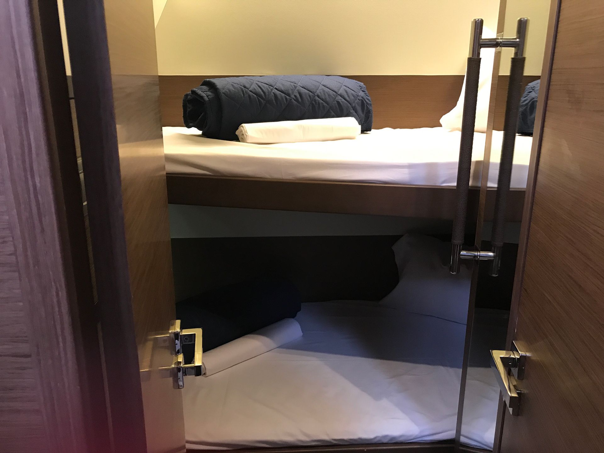 20838610720700260_Dugongo_II12_cabina2.jpg