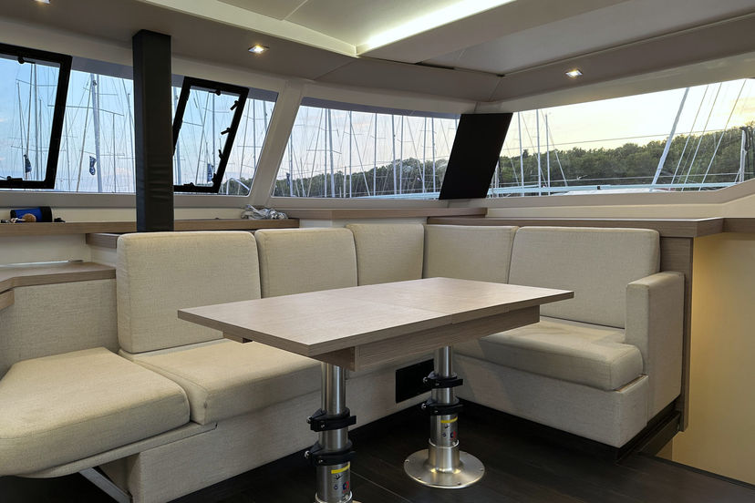 Fountaine Pajot 42 Arisa