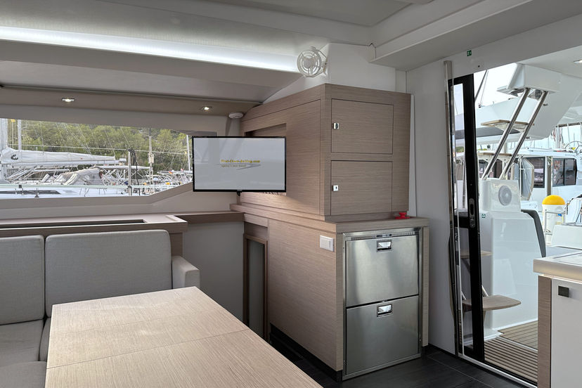 Fountaine Pajot 42 Arisa