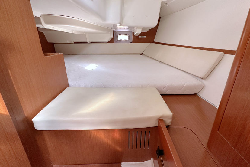 Beneteau OCEANIS 34 LL Skyhawk