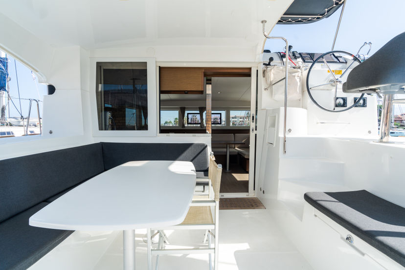 Lagoon 40 Nereo - Standard line