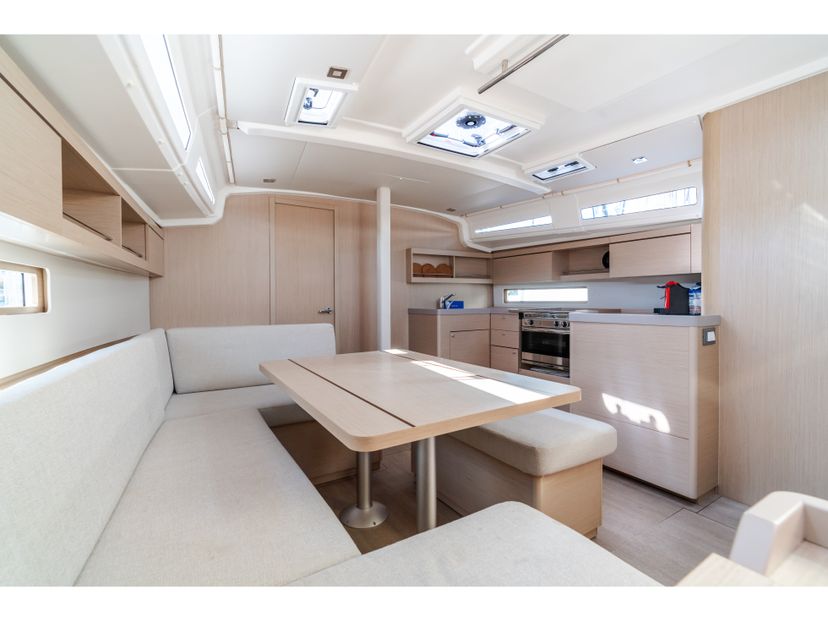 Beneteau 40 Oneiros - Comfort line