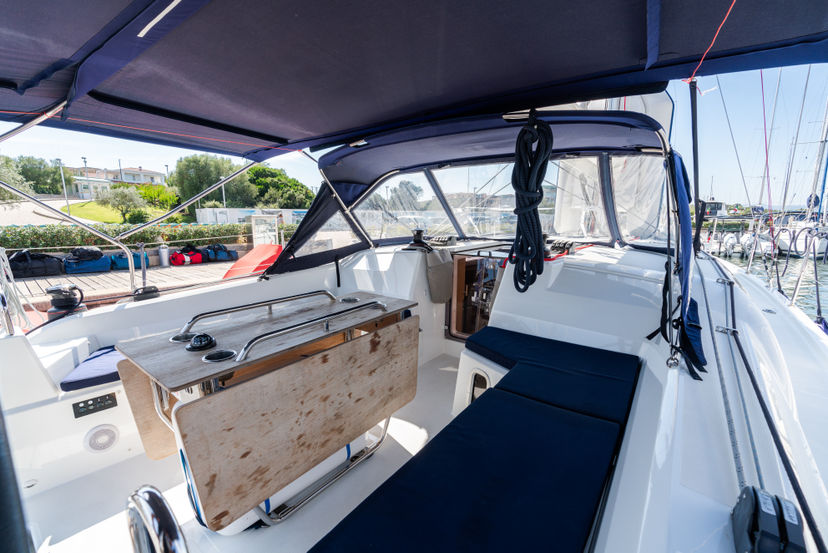 Beneteau 40 Oneiros - Comfort line