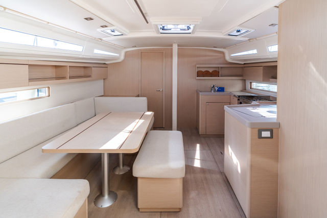 Beneteau 40 Oneiros - Comfort line