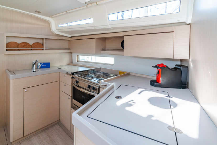 Beneteau 40 Oneiros - Comfort line