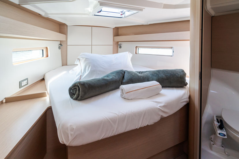 Beneteau 40 Oneiros - Comfort line