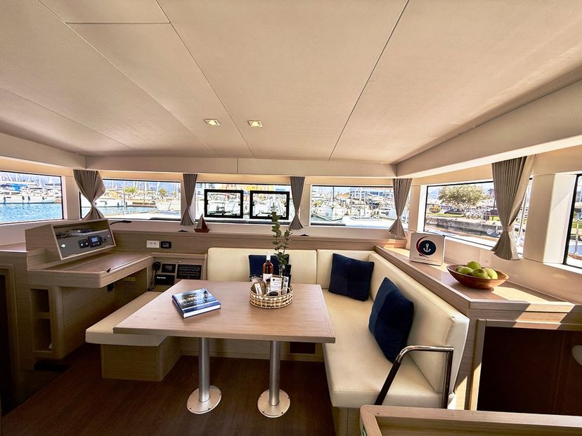 Lagoon 40 BLUE HORIZON