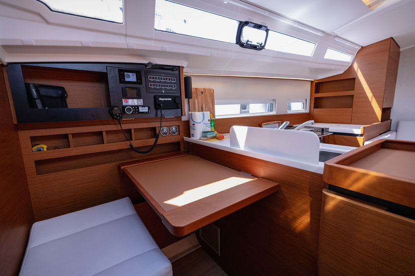 Jeanneau 410 Purr