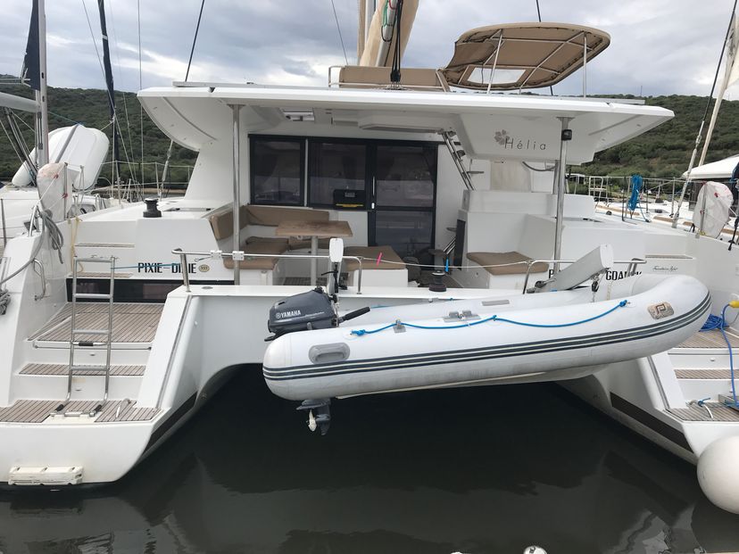 Fountaine Pajot 44 Pixie Dixie (A/C, Generator)