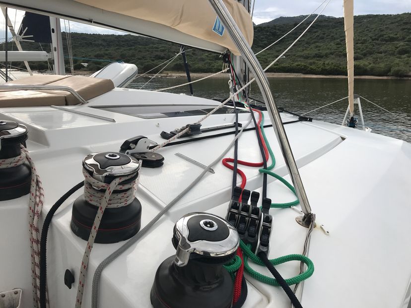 Fountaine Pajot 44 Pixie Dixie (A/C, Generator)