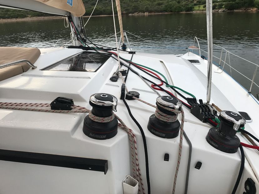 Fountaine Pajot 44 Pixie Dixie (A/C, Generator)
