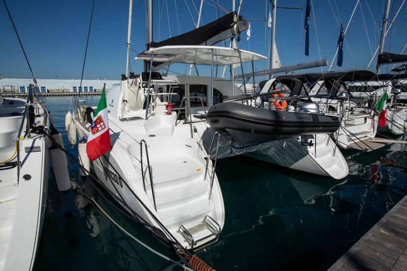 Lagoon 38 Ploto - Standard line