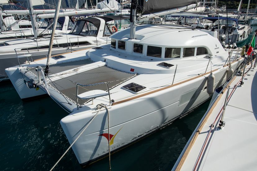 Lagoon 38 Ploto - Standard line