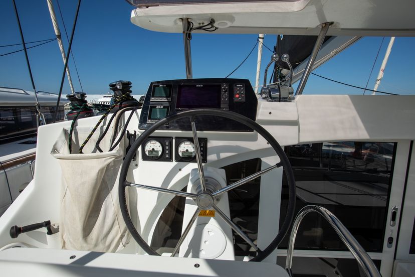Lagoon 38 Ploto - Standard line