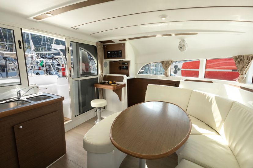 Lagoon 38 Ploto - Standard line