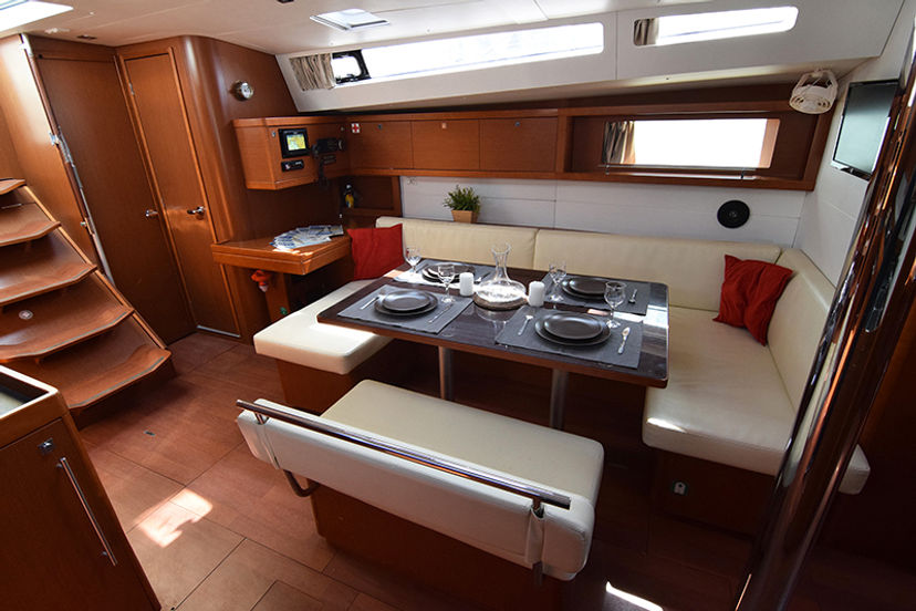 Beneteau OCEANIS 48 Butterfly (A/C - Generator - 12 pax)