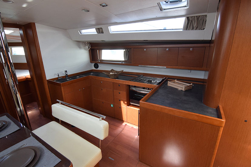 Beneteau OCEANIS 48 Butterfly (A/C - Generator - 12 pax)