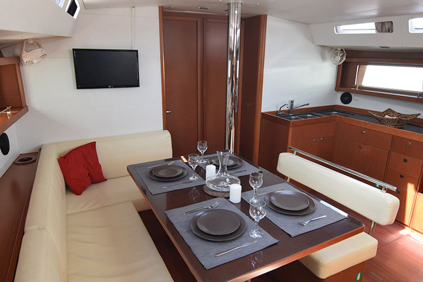 Beneteau OCEANIS 48 Butterfly (A/C - Generator - 12 pax)