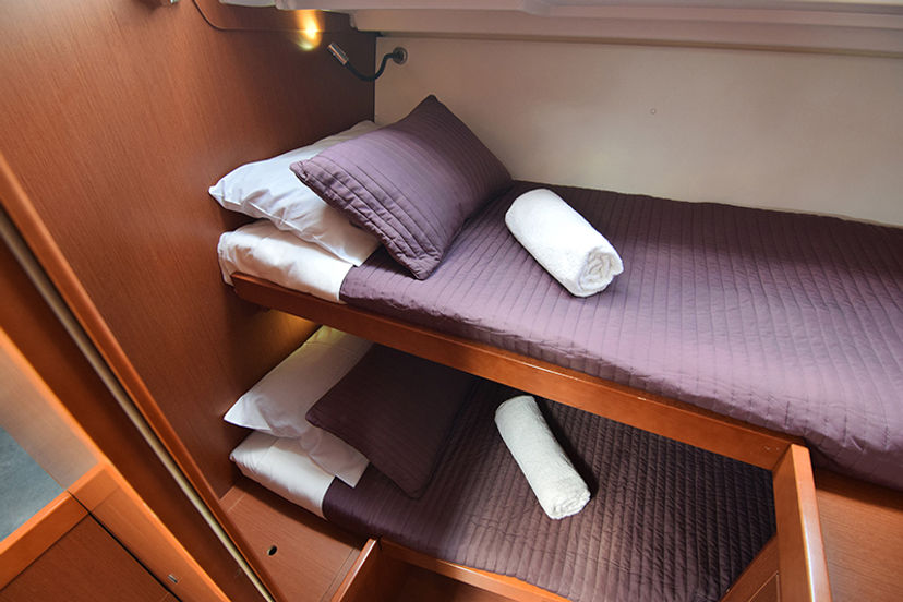 Beneteau OCEANIS 48 Butterfly (A/C - Generator - 12 pax)