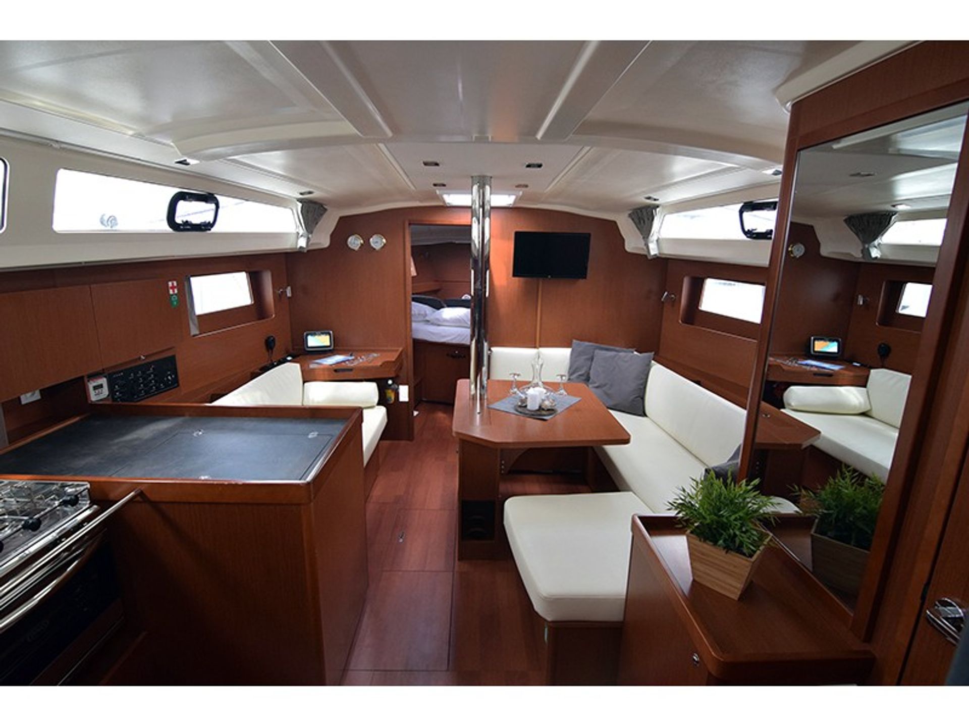 2173270855903475_Oceanis_41.1_Norma_Interior_1.JPG