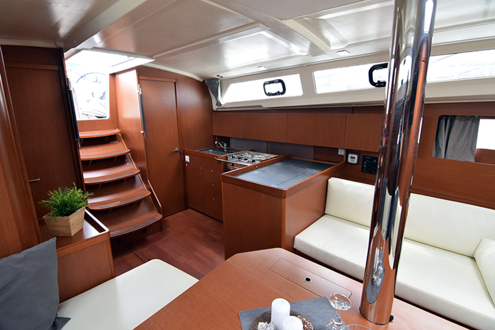 2173580855903475_Oceanis_41.1_Norma_Interior_2.JPG