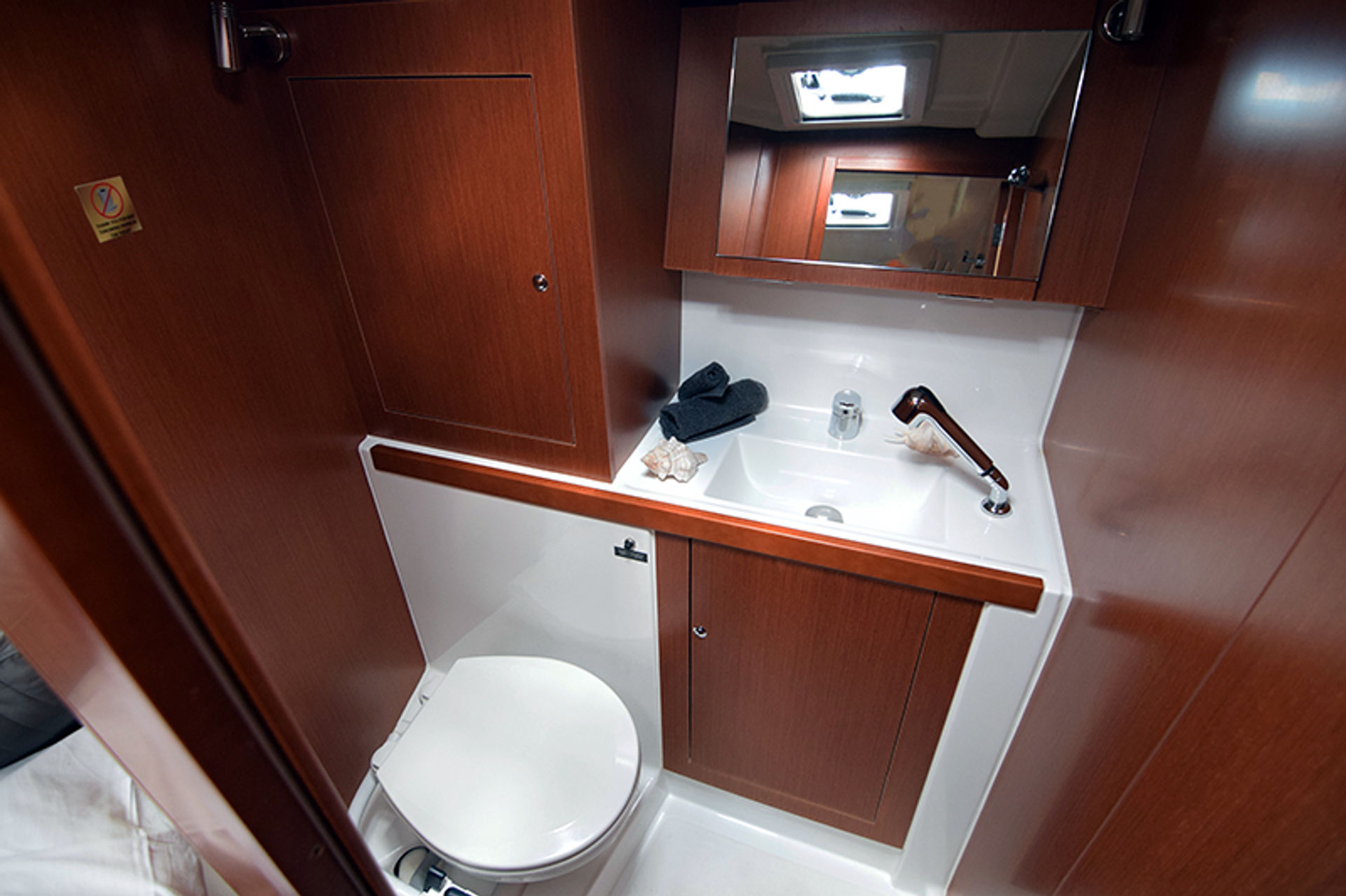 2173790855903475_Oceanis_41.1_Norma_Interior_9.JPG