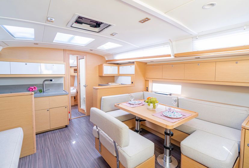 Dufour Yachts 470 Robin