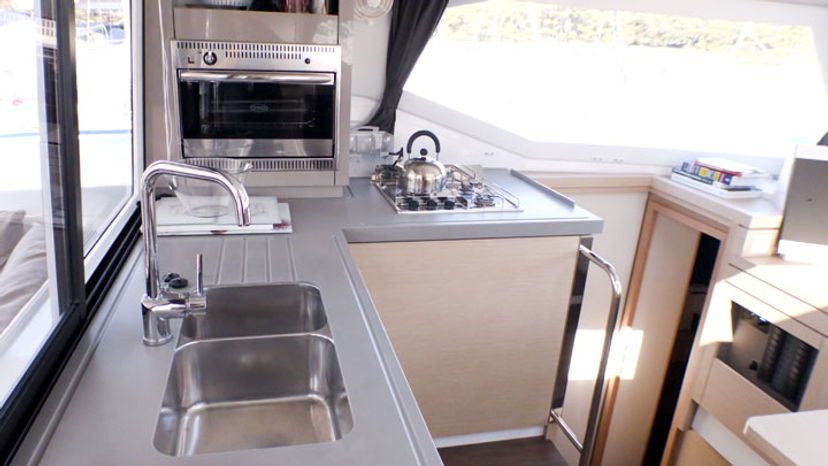 Fountaine Pajot 40 Leon